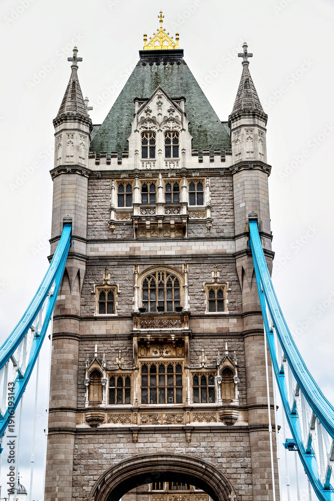 Obraz premium Tower Bridge on the River Thames, London, United Kingdom. The bridge is a symbol of the city and a great attraction for tourists