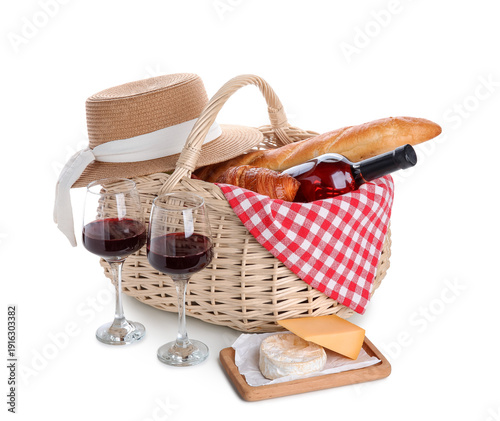 Rattan picnic basket with p...