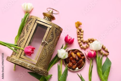 Fanoos with tasbih, dates a...