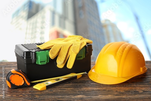 Hardhat, tool and supplies ...