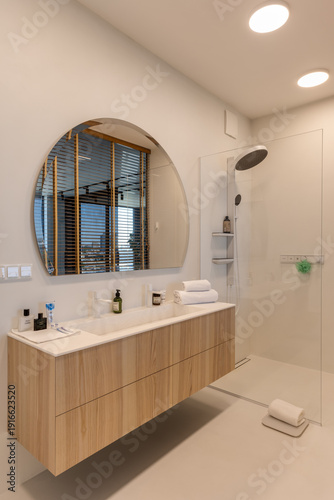 A stunning minimalist bathroom design featuring elegant elements that evoke calm and comfort