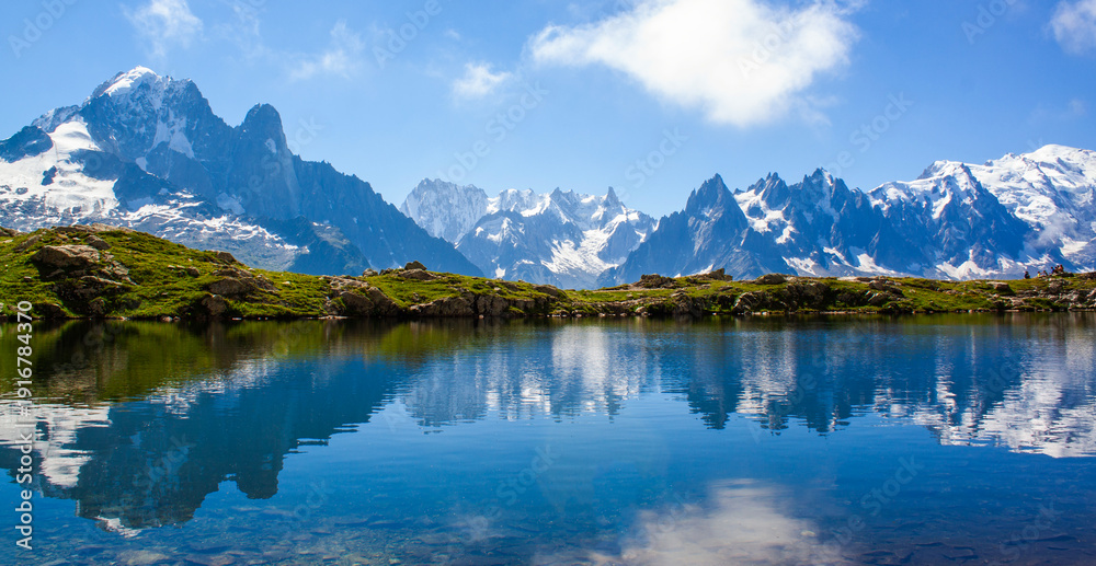 Fototapeta premium Spectacular view of Mont Blanc massif from lac Blanc, Chamonix