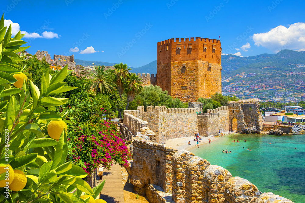 Naklejka premium Panoramic view of the harbor of Alanya on a beautiful summer day. Alanya, Turkey 