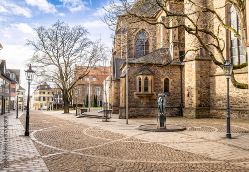 Der Marktplatz vor der Stadtkirche in Rartingen