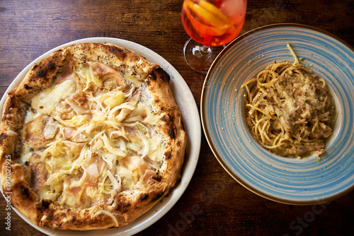 Wallpaper Mural Delicious,mount-watering pizza and sagehetti Torontodigital.ca