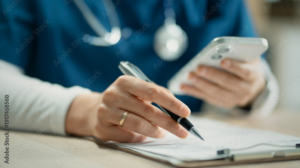 Fototapeta premium Healthcare and medical concept in the doctor's office