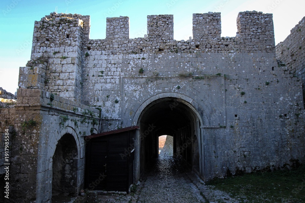 Obraz premium Rozafa castle ruins view near Shkoder, Albania