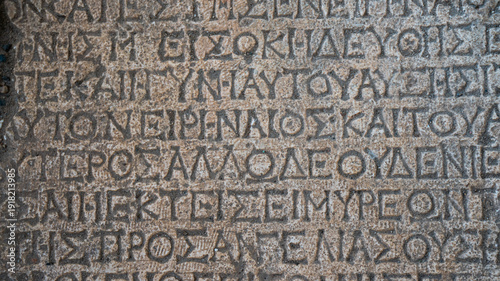 Foto Ancient Greek Stone Inscription Close-Up