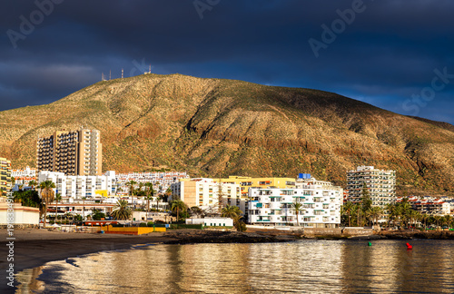 Tableau sur toile View of Playa de Los Cristianos beach and Mount Guaza in Tenerife, Canary Islands, Spain