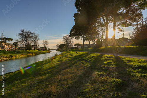 viale lungo fiume 