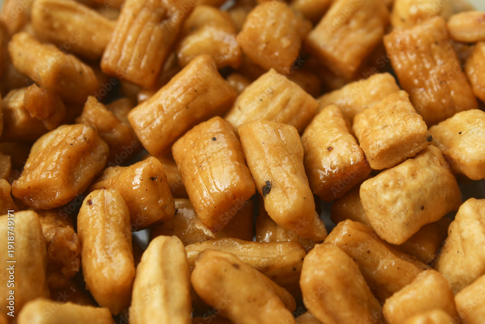 Fototapeta premium traditional Indonesian snacks, crispy and tasty Onion Cake or Ketapang Seeds