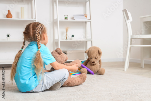 Little girl with autistic d...