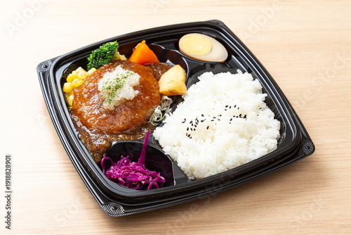 Fotografie テーブルに置かれた和風おろしハンバーグ弁当