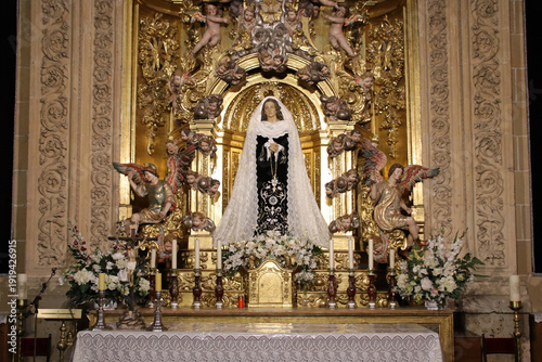 Φωτογραφία baroque (?) altarpiece in a gothic cathedral in salamanca in spain