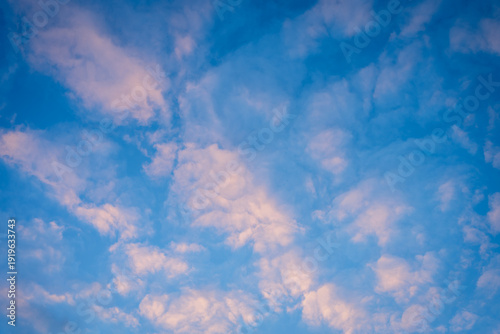 Evening Sky with Soft Clouds: A Serene Vista for Backgrounds, Design Elements, and Nature Photography (Ideal for Spiritual Themes, Calm Imagery, and Atmospheric Compositions)