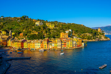 Papier peint photo Ligurie Façades colorées du port de Portofino  © Emad Aljumah