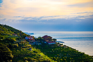 Papier peint photo Ligurie Maisons sur collines près de Vintimille  © Emad Aljumah