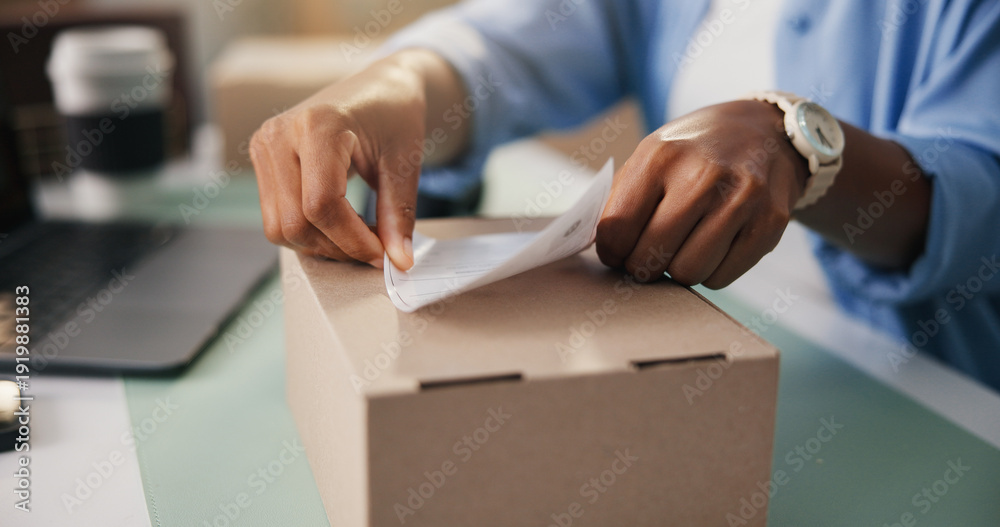 Ταπετσαρία Person, hands and label with box for logistics, supply chain or package address in office