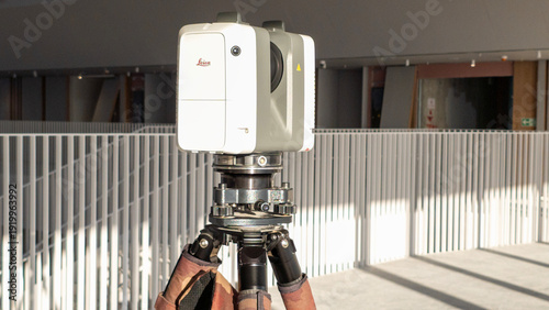 Bild auf Leinwand Surveying laser scanner