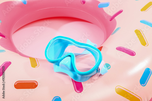 New swimming mask and infla...