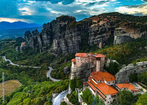 Foto View of Meteora with Eastern Orthodox monasteries, Greece