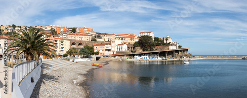 Panorama de la plage de Cerbère en Pays Catalan dans le département des pyrénées orientales en région occitanie. (66290)