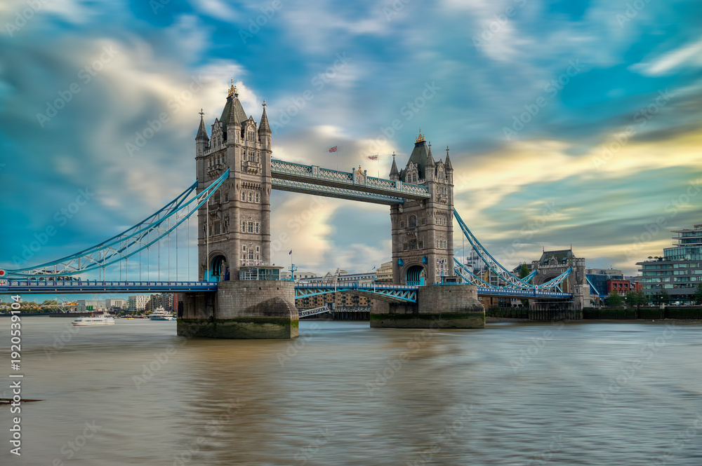 Fototapeta premium the wonderful city of london, Tower Bridge