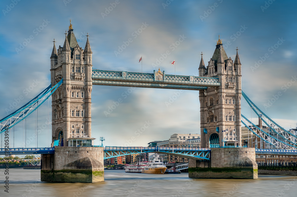 Fototapeta premium the wonderful city of london, Tower Bridge