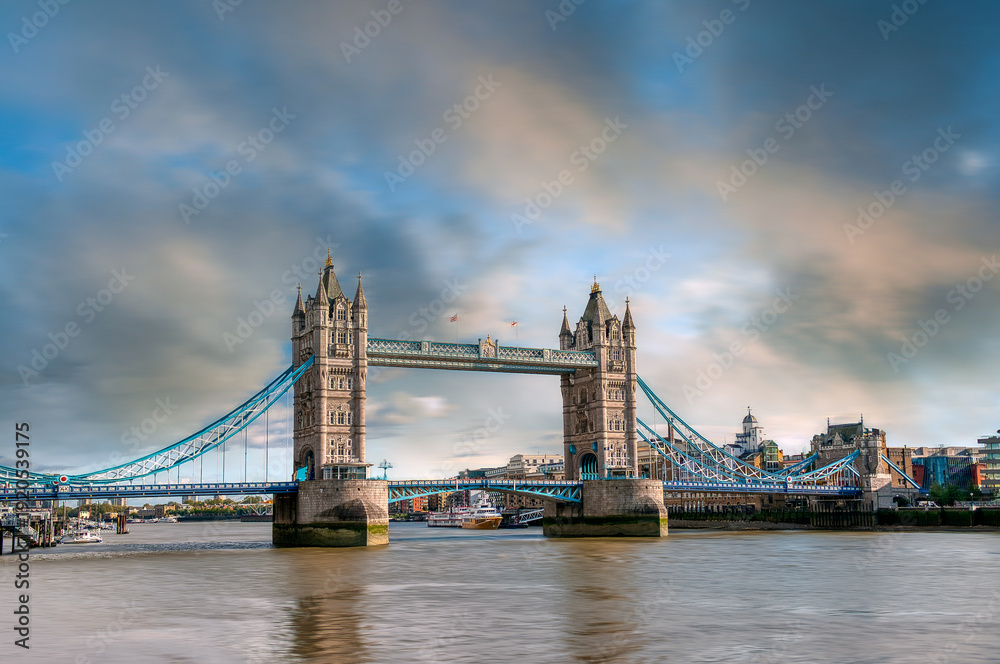 Fototapeta premium the wonderful city of london, Tower Bridge