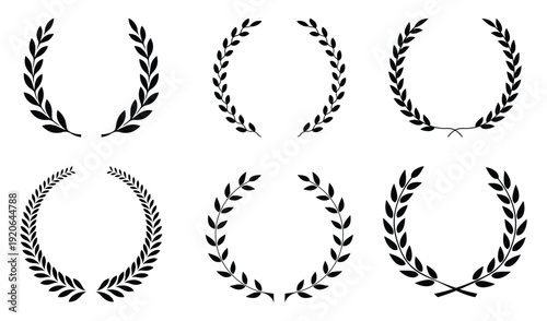 Laurel Werath Black and White Colletion set. laurel wreath set