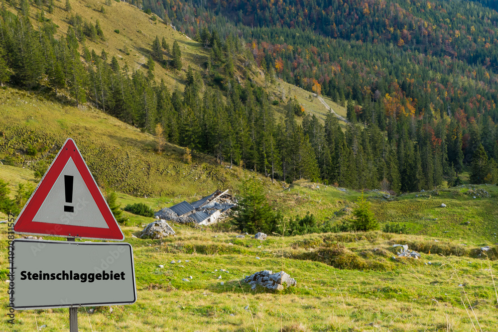 custom made wallpaper toronto digitalWarnung Schild Steinschlaggebiet zerstörte Hütte