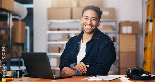 Foto Portrait, shipping and happy man with laptop in office for supply chain, distribution or ecommerce