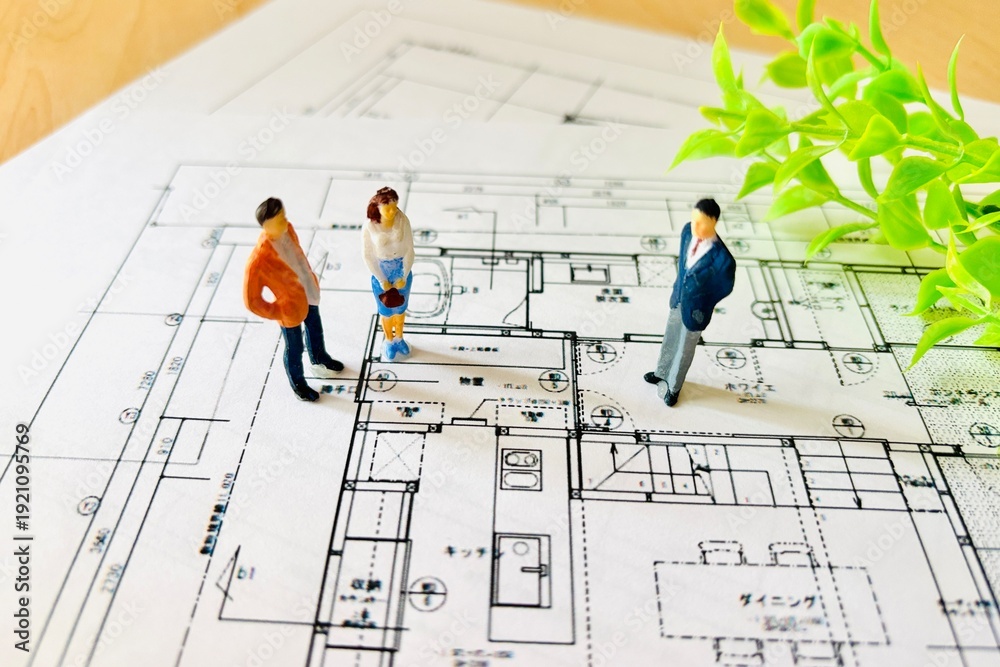 Fototapeta premium 夫婦で家の間取りについて不動産会社に相談