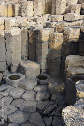 Tableau sur toile Hexagonal basalt columns and rocks