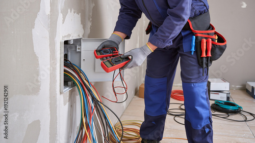 Cuadro en lienzo electrician at work
