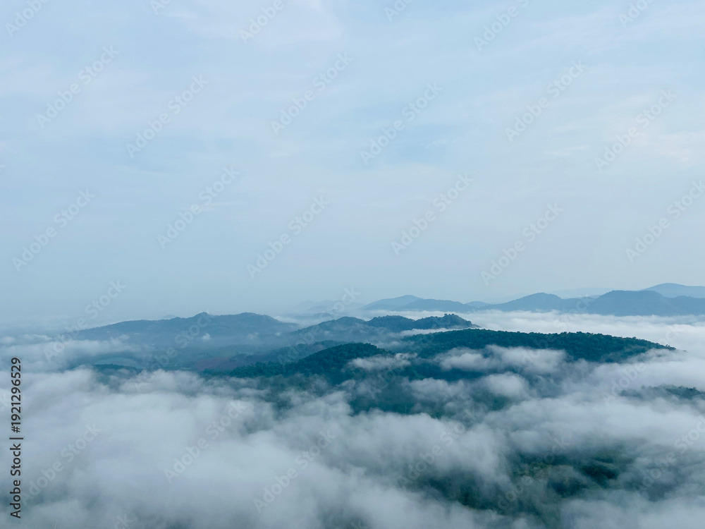 Obraz premium clouds over the mountains