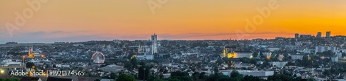 Canvas-taulu Vue panoramique de la ville de Auxerre en Bourgogne, France.