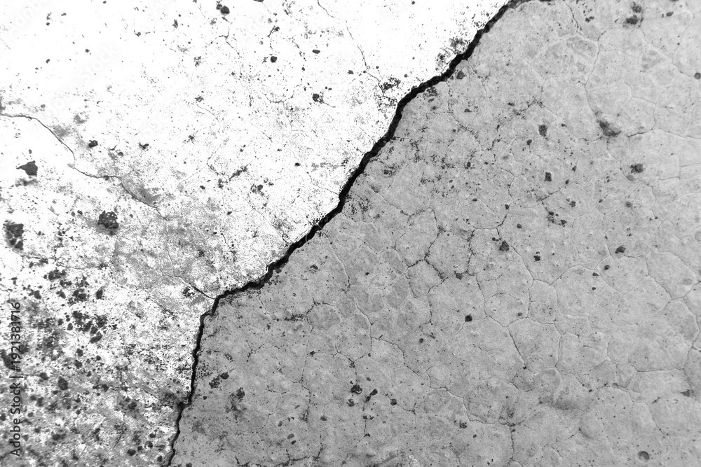 Obraz premium Cracked Concrete Grunge Overlay Texture Background - Weathered Cement Surface with Crack Grunge Effect