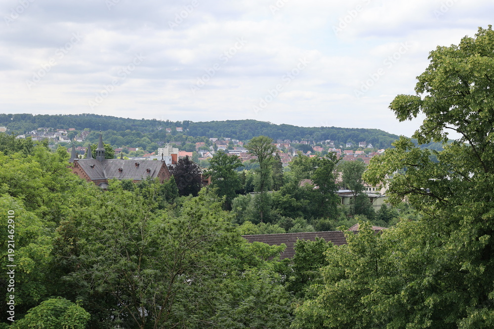 Fototapeta premium Blick von der Festung Sparrenberg auf das Zentrum der Stadt Bielefeld in Nordrhein-Westfalen