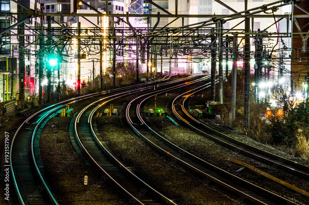 Obraz premium 夜の鉄道