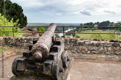 Canon de défense au château de Chinon