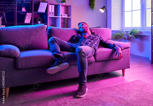 Foto Man on drugs between euphoria and depression