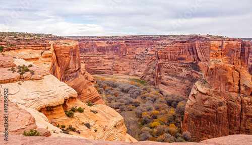 Obraz na płótnie Unlike most US national parks, the land in Canyon de Chelly belongs to the Navajo tribe