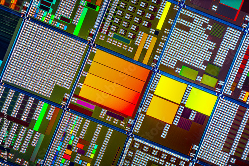 Tableau sur toile Silicon semiconductor wafer with integrated circuit die mosaic pattern