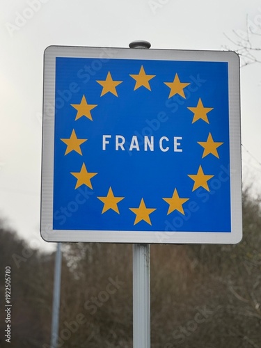 European Union border sign indicating France
