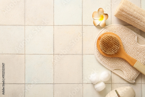 Massage brush with mitten, ...