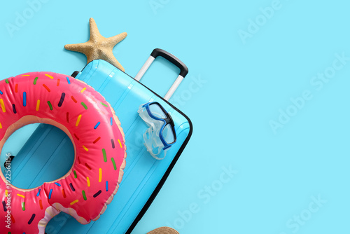 Suitcase with inflatable ri...
