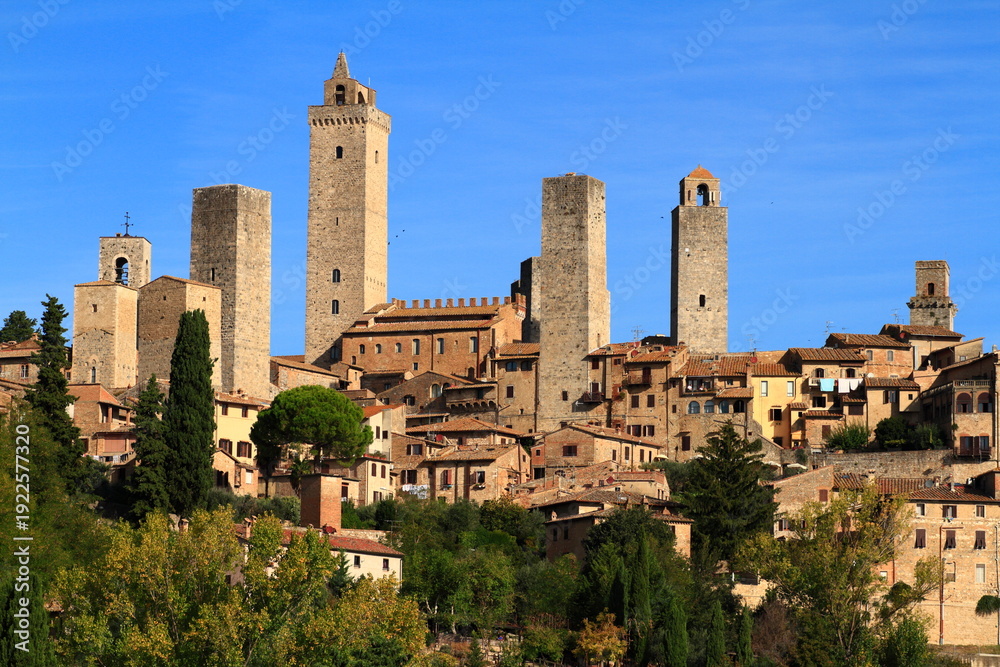 Fototapeta premium San Gimignano's Historic Medieval Towers in Tuscany, Italy