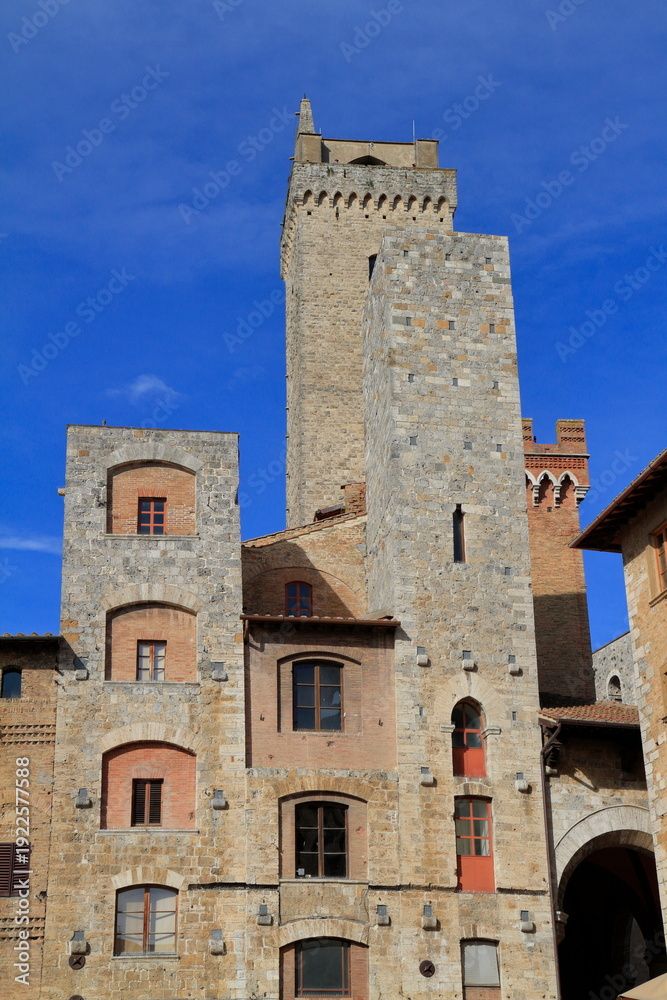 Fototapeta premium San Gimignano's Historic Medieval Towers in Tuscany, Italy