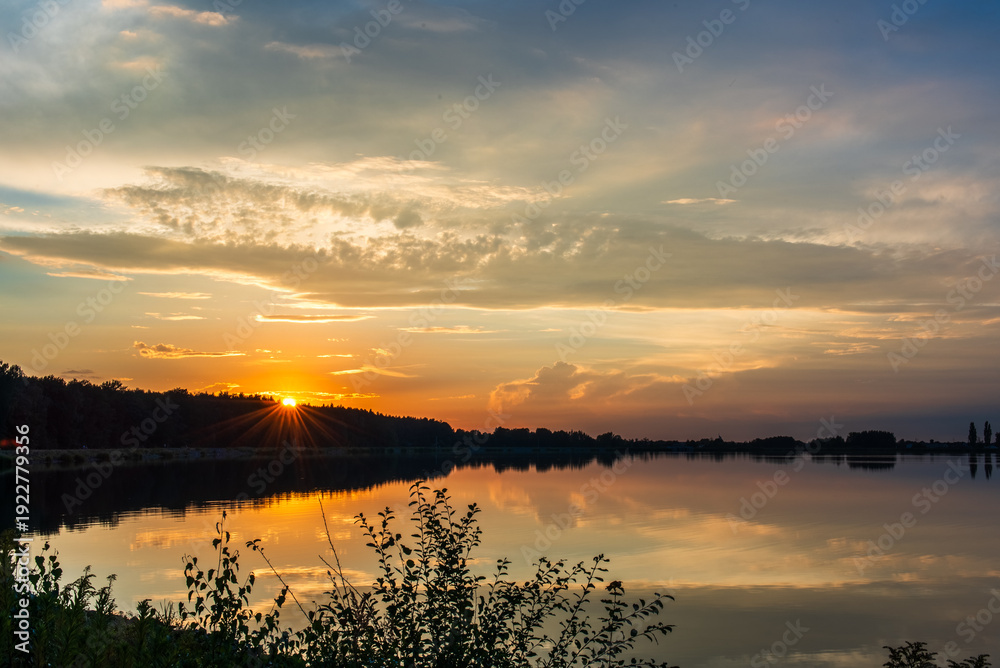 Obraz premium sunset over lake